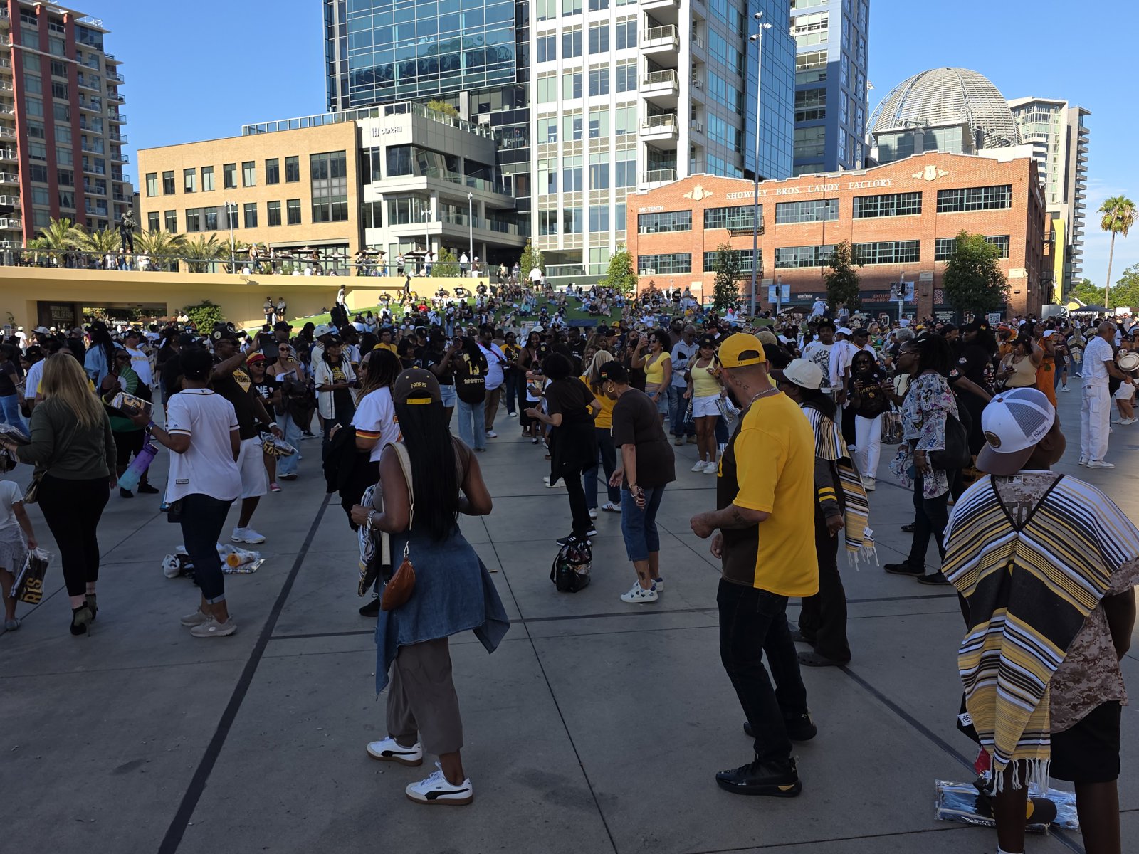 Crowd gathered at Gallagher Square for African American Heritage Night